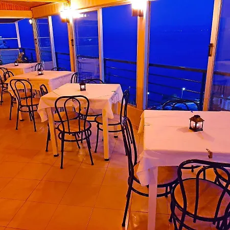 Hotell Mitho Loutra Aidhipsou